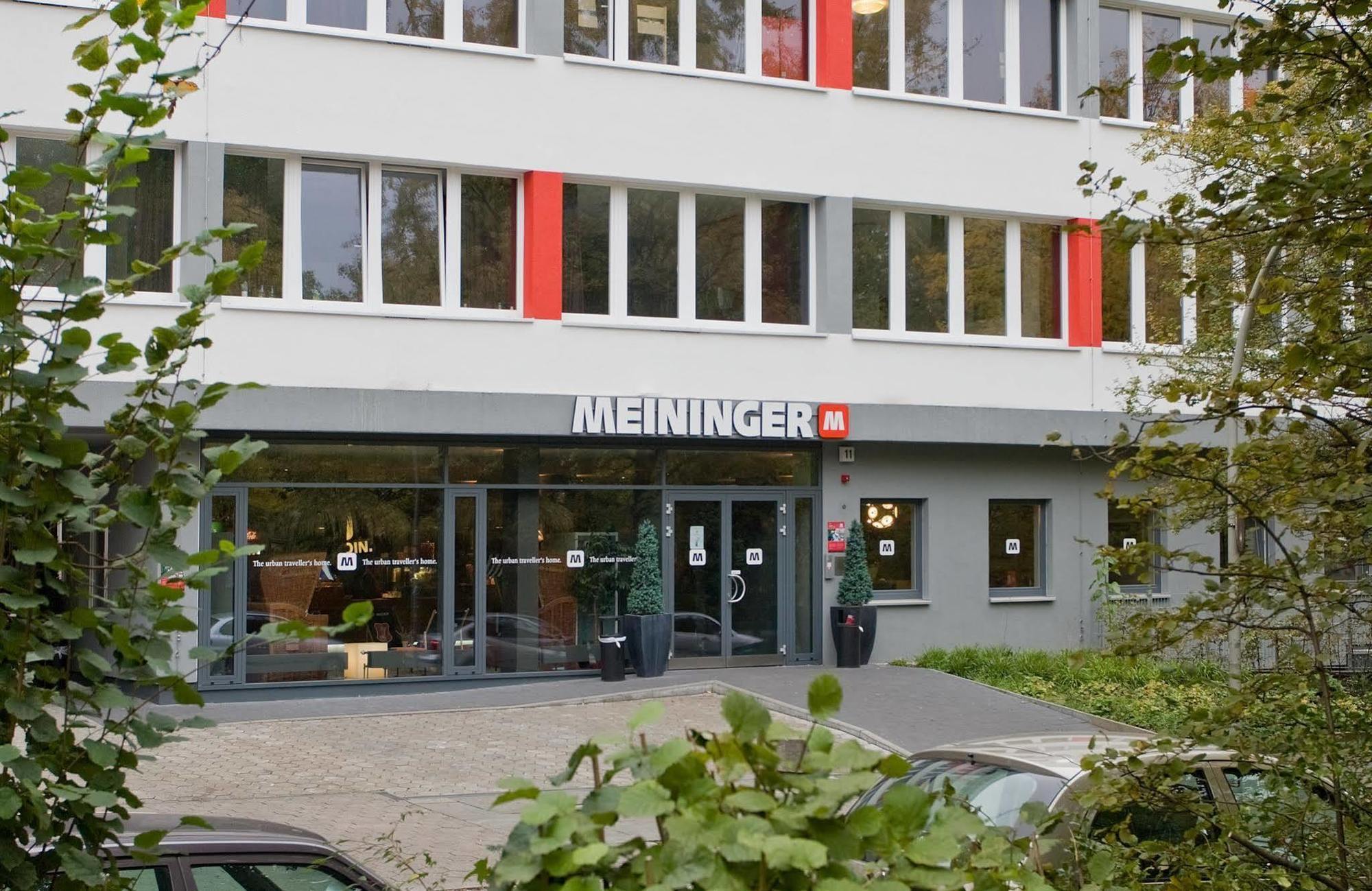 Meininger Hotel Hamburg City Center Exterior photo